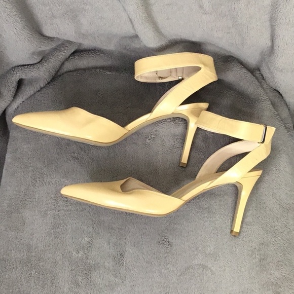 Nine West Cream Leather Pointy Toe Heels - Picture 4 of 5